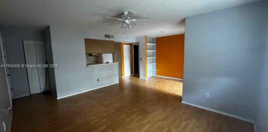 Condo in Pompano Beach, Florida, 1 bedroom  № 1834149