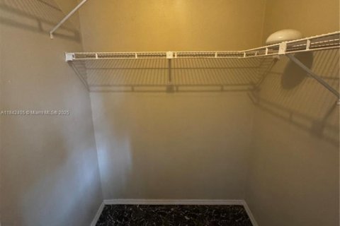 Condo in Pompano Beach, Florida, 1 bedroom  № 1834149 - photo 22