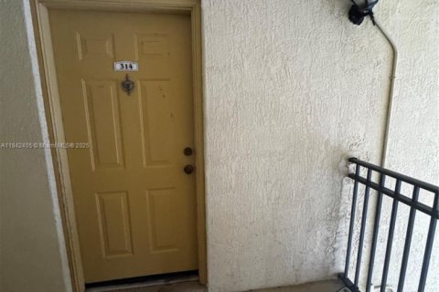 Condo in Pompano Beach, Florida, 1 bedroom  № 1834149 - photo 6