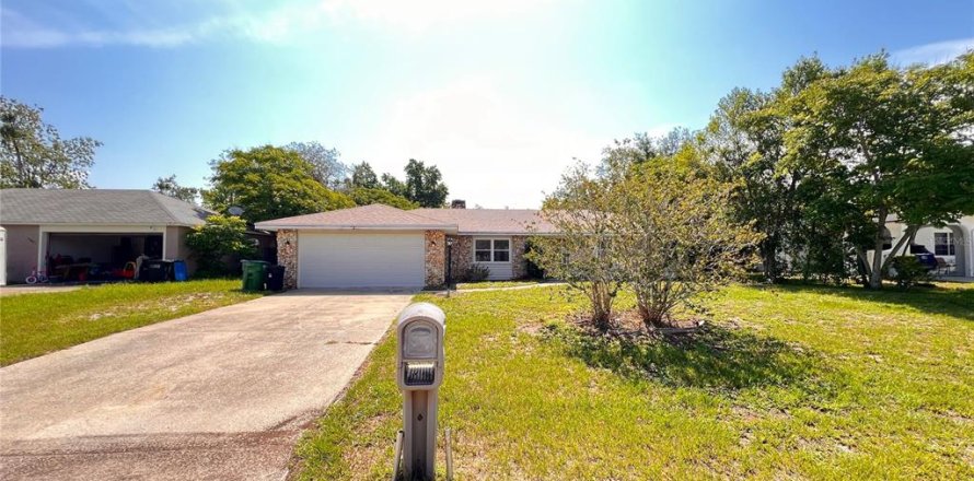 Casa en Deltona, Florida 3 dormitorios, 156.63 m2 № 1759260