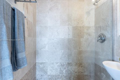 Condominio en alquiler en Miami Beach, Florida, 1 dormitorio, 49.89 m2 № 1938309 - foto 2