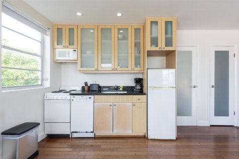Copropriété à louer à Miami Beach, Floride: 1 chambre, 49.89 m2 № 1938309 - photo 13