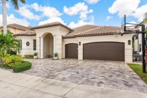 Купить виллу или дом в Бока-Ратон, Флорида 5 спален, 347.27м2, № 1954212 - фото 2