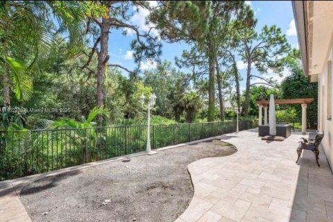 Купить виллу или дом в Бока-Ратон, Флорида 5 спален, 347.27м2, № 1954212 - фото 16