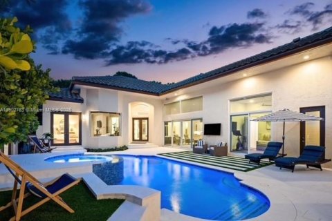 Купить виллу или дом в Бока-Ратон, Флорида 5 спален, 347.27м2, № 1954212 - фото 8