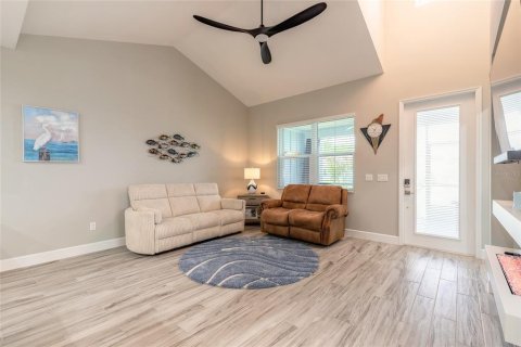 Villa ou maison à vendre à Daytona Beach, Floride: 2 chambres, 121.52 m2 № 1837514 - photo 17