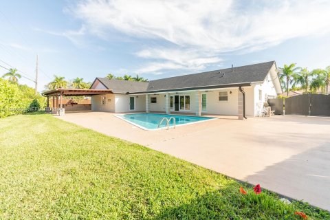 Снять в аренду виллу или дом в Катлер-Бей, Флорида 4 спальни, 229.75м2, № 2004533 - фото 23