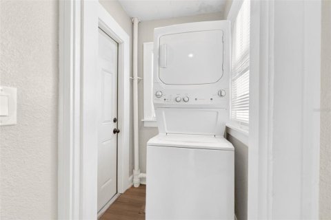 House in Saint Petersburg, Florida 4 bedrooms, 244.43 sq.m. № 2258537 - photo 22