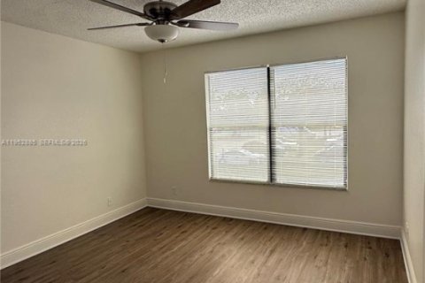 Condominio en alquiler en West Palm Beach, Florida, 2 dormitorios, 83.98 m2 № 2008709 - foto 15