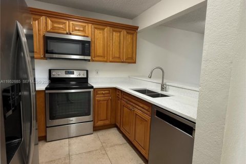 Condominio en alquiler en West Palm Beach, Florida, 2 dormitorios, 83.98 m2 № 2008709 - foto 5