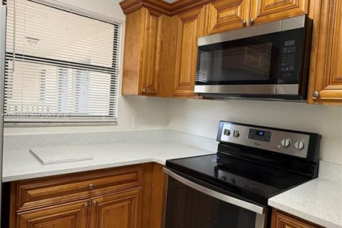 Condominio en alquiler en West Palm Beach, Florida, 2 dormitorios, 83.98 m2 № 2008709 - foto 4