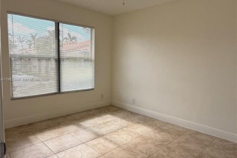 Condominio en alquiler en West Palm Beach, Florida, 2 dormitorios, 83.98 m2 № 2008709 - foto 13