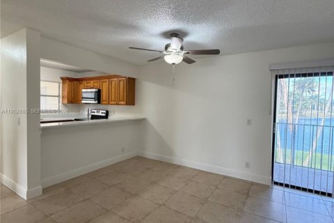 Condominio en alquiler en West Palm Beach, Florida, 2 dormitorios, 83.98 m2 № 2008709 - foto 7