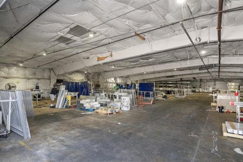Immobilier commercial à louer à Ocala, Floride: 1816.7 m2 № 1525476 - photo 17