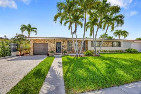 Купить виллу или дом в Майами, Флорида 3 спальни, 204.48м2, № 1783636 - фото 1