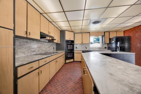 Купить виллу или дом в Майами, Флорида 3 спальни, 204.48м2, № 1783636 - фото 9