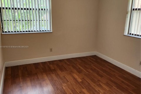 Снять в аренду квартиру в Корал-Спрингс, Флорида 3 спальни, № 2013598 - фото 10