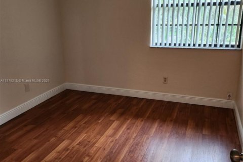 Снять в аренду квартиру в Корал-Спрингс, Флорида 3 спальни, № 2013598 - фото 9