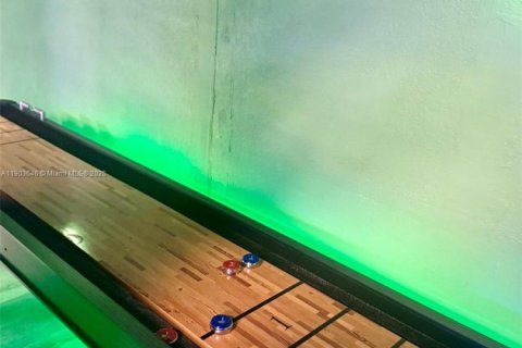 Купить коммерческую недвижимость в Норт-Майами-Бич, Флорида № 1955743 - фото 4