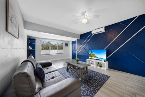 Купить виллу или дом в Форт-Лодердейл, Флорида 1 комната, 155.98м2, № 1920301 - фото 2