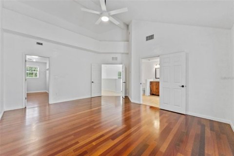 House in Lutz, Florida 4 bedrooms, 228.54 sq.m. № 2218683 - photo 17