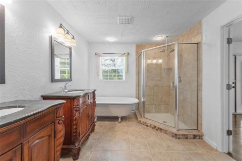 House in Lutz, Florida 4 bedrooms, 228.54 sq.m. № 2218683 - photo 21