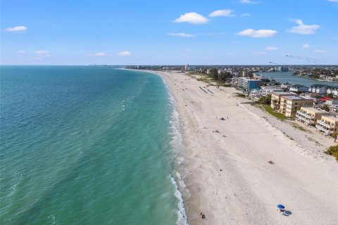 Condo in Treasure Island, Florida, 1 bedroom  № 1780945 - photo 3