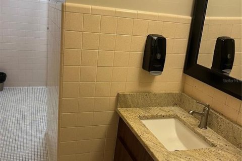 Immobilier commercial à louer à Gainesville, Floride: 204.38 m2 № 1852532 - photo 16