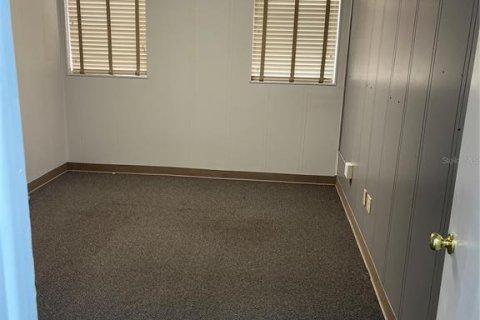 Immobilier commercial à louer à Gainesville, Floride: 204.38 m2 № 1852532 - photo 9