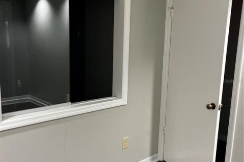 Immobilier commercial à louer à Gainesville, Floride: 204.38 m2 № 1852532 - photo 14