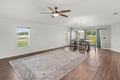 House in Mascotte, Florida 4 bedrooms, 184.23 sq.m. № 2258568 - photo 5