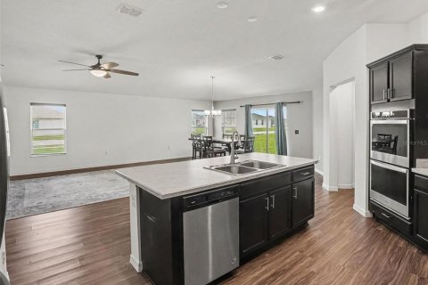 House in Mascotte, Florida 4 bedrooms, 184.23 sq.m. № 2258568 - photo 11