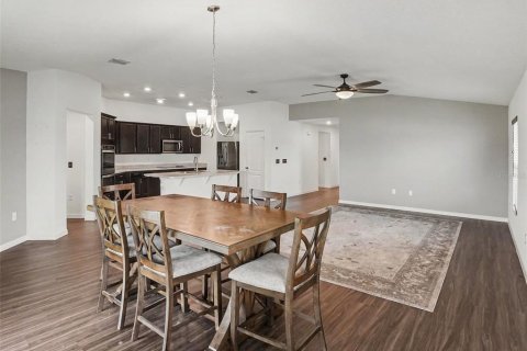 House in Mascotte, Florida 4 bedrooms, 184.23 sq.m. № 2258568 - photo 7