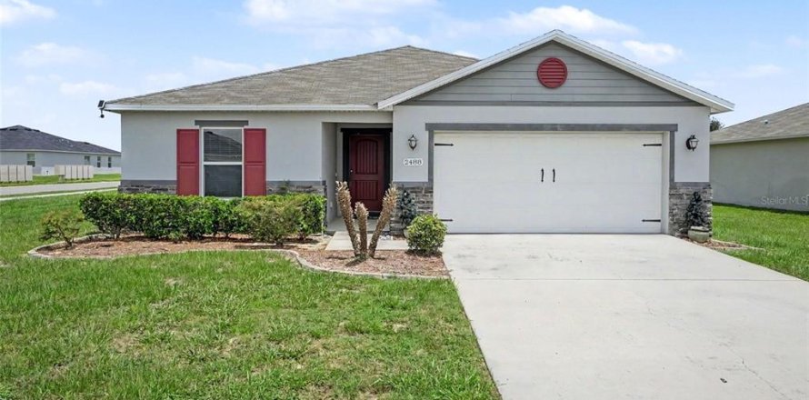 House in Mascotte, Florida 4 bedrooms, 184.23 sq.m. № 2258568