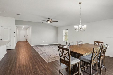 House in Mascotte, Florida 4 bedrooms, 184.23 sq.m. № 2258568 - photo 8