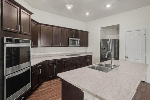 House in Mascotte, Florida 4 bedrooms, 184.23 sq.m. № 2258568 - photo 9