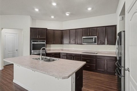 House in Mascotte, Florida 4 bedrooms, 184.23 sq.m. № 2258568 - photo 10