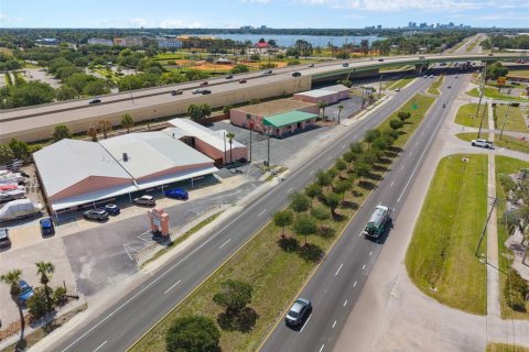 Commercial property in Orlando, Florida 3348.94 sq.m. № 2140427 - photo 3