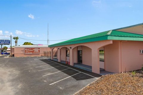 Commercial property in Orlando, Florida 3348.94 sq.m. № 2140427 - photo 30