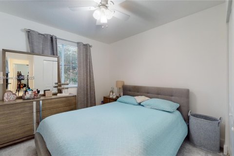 Casa en venta en Miami, Florida, 4 dormitorios, 180.23 m2 № 1967848 - foto 15