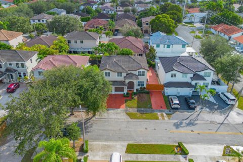 Casa en venta en Miami, Florida, 4 dormitorios, 180.23 m2 № 1967848 - foto 28