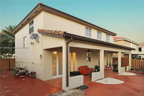 Casa en venta en Miami, Florida, 4 dormitorios, 180.23 m2 № 1967848 - foto 20