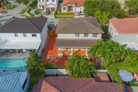 Casa en venta en Miami, Florida, 4 dormitorios, 180.23 m2 № 1967848 - foto 29