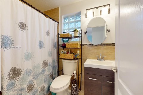 Casa en venta en Miami, Florida, 4 dormitorios, 180.23 m2 № 1967848 - foto 17