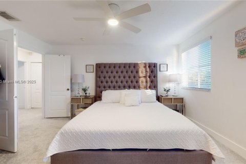 Casa en venta en Miami, Florida, 4 dormitorios, 180.23 m2 № 1967848 - foto 12