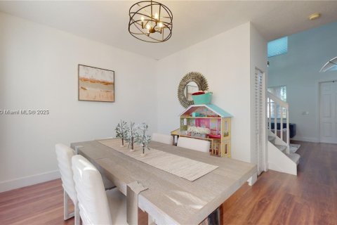 Casa en venta en Miami, Florida, 4 dormitorios, 180.23 m2 № 1967848 - foto 9