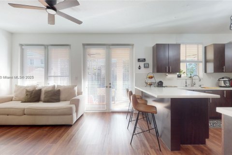 Casa en venta en Miami, Florida, 4 dormitorios, 180.23 m2 № 1967848 - foto 7