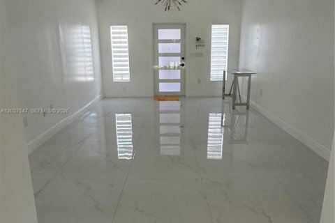 Villa ou maison à louer à Homestead, Floride: 3 chambres, 137.68 m2 № 2087576 - photo 3