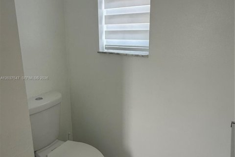 Villa ou maison à louer à Homestead, Floride: 3 chambres, 137.68 m2 № 2087576 - photo 25
