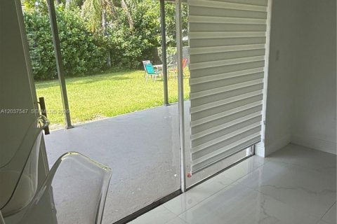 Villa ou maison à louer à Homestead, Floride: 3 chambres, 137.68 m2 № 2087576 - photo 9